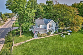 Elegant 1905 Home Steps to Torch Lake and Dtwn
